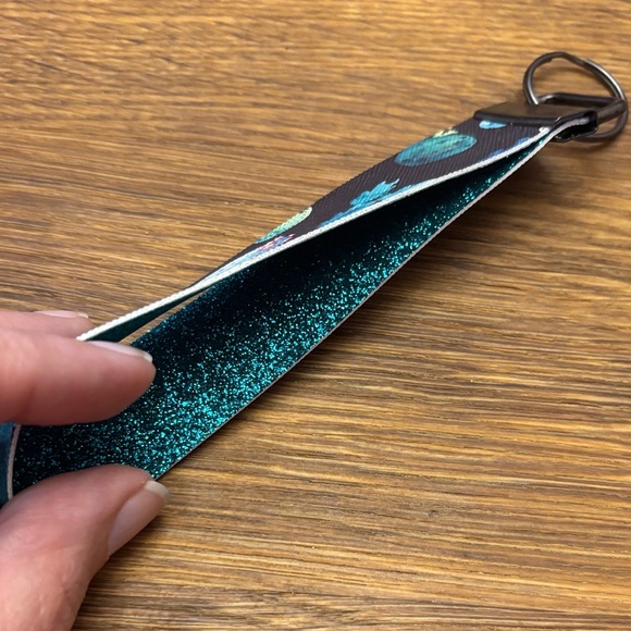 Cactus Pattern Key Holder - Picture 2 of 5